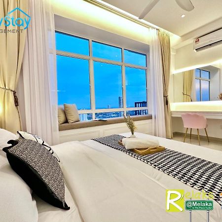 Novo 8 Residence Bachang By Heystay Management Kampong Tambak Εξωτερικό φωτογραφία