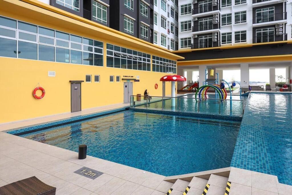 Novo 8 Residence Bachang By Heystay Management Kampong Tambak Εξωτερικό φωτογραφία