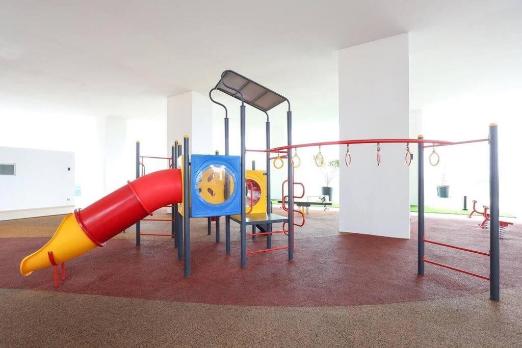 Novo 8 Residence Bachang By Heystay Management Kampong Tambak Εξωτερικό φωτογραφία