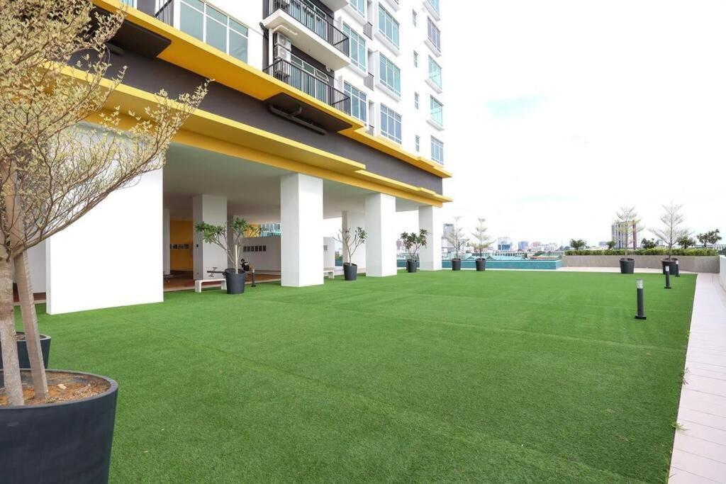 Novo 8 Residence Bachang By Heystay Management Kampong Tambak Εξωτερικό φωτογραφία
